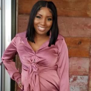 Meet your Posher, Ebony